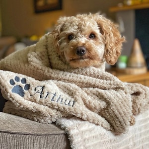 Personalised pet blanket, custom embroidered dog/cat puppy/kitten soft cosy waffle blanket. 100x75cm