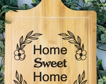 Home Sweet Home Sign | Paddle Bamboo Cutting Board | Laser Engraving | Custom Wreath Boarding | Bamboo | Farmhouse |