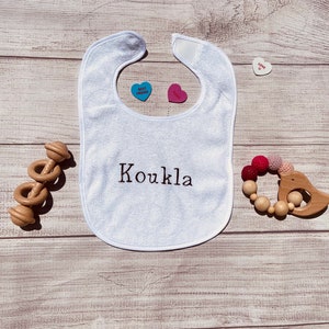 Koukla Lätzchen/Personalisierbar weiß Baby Lätzchen Baumwolle/Polyester Baby Bekleidung/Baby Geschenk Geburtstagsgeschenk/Baby Shower Geschenk