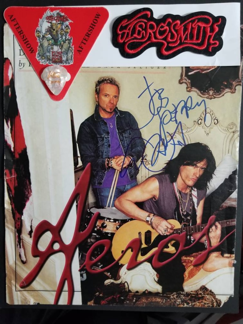 Aerosmith Joe Perry Vintage Framed Hand Signed Autographed magazine Photo + guitar pick Patch shops VIP Pass COA