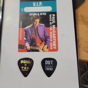 Paul McCartney Beatles 2 Rare  guitar pick + VIP pass framed display