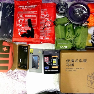 Family Camping Auto Emergency Survival Tent tool kit 4 Sleeping bag First Aid Fire portable Toilet Solar light charger Auto inverter set lot