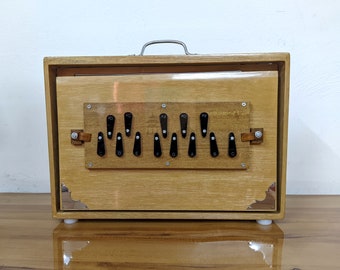 Caja Shruti de madera con bolsa, tamaño (15"X10"X3") pulgadas, color teca, clave: C a C: caña de tono inferior: 440 Hz y 432 Hz, con/sin PEDAL