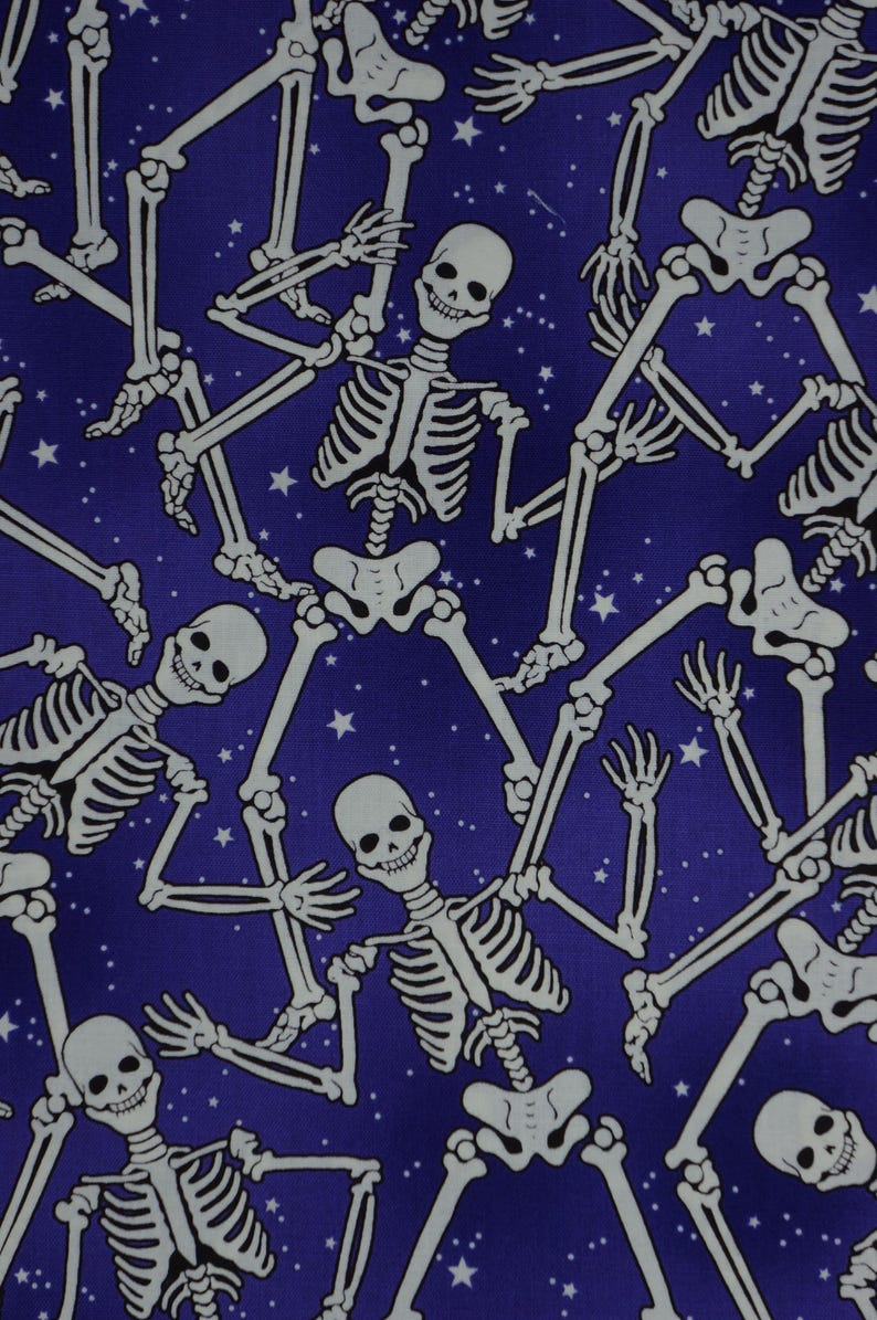 Glow Halloween Skeleton Fabric, Skeleton Crew on Purple Glow in the Dark Halloween Spirit by Benartex Quilting Cotton Fabric, 12542G-66B afbeelding 5