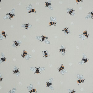 Tissu à patchwork à large dos, abeilles à miel sur fond crème foncé, 108 pouces, coton Lewis and Irene, dos de courtepointe à motifs d'abeilles, métrage continu image 2