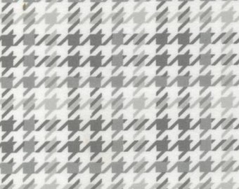 Gray Houndstooth Flannel Fabric, Gray Houndstooth by Robert Kaufman Quilting Cotton Flannel Fabric, 2-Ply SRKF-14733-12 GREY Nursery Flannel