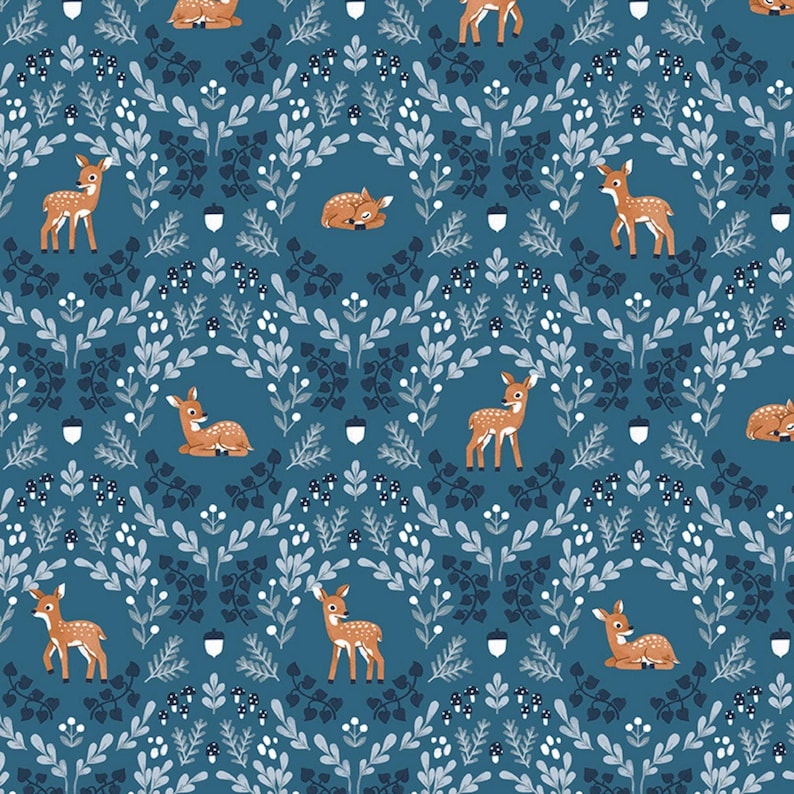 Tissu à motifs de cerfs, faons sauvages, créatures du crépuscule sur fond bleu, par Natàlia Juan Abelló pour Riley Blake, coton à patchwork, C15361-BLUE image 1