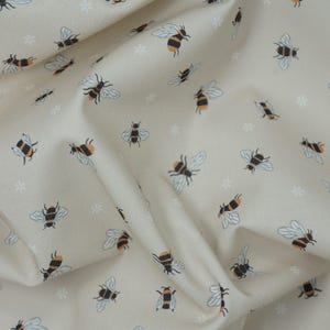 Tissu à patchwork à large dos, abeilles à miel sur fond crème foncé, 108 pouces, coton Lewis and Irene, dos de courtepointe à motifs d'abeilles, métrage continu image 6