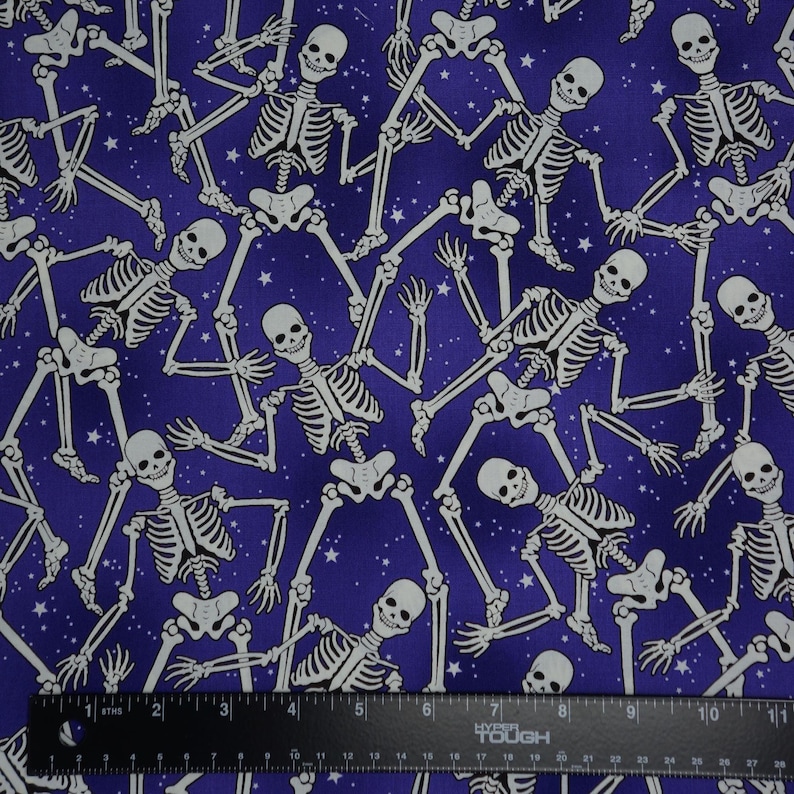 Glow Halloween Skeleton Fabric, Skeleton Crew on Purple Glow in the Dark Halloween Spirit by Benartex Quilting Cotton Fabric, 12542G-66B afbeelding 3