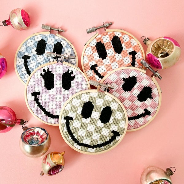 Cute Happy Face Cross Stitch Kit , beginner friendly, easy crafty gift