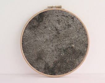 Terra de Túmulo. Tecido Aida para ponto cruz com tema gótico grunge (40,6 cm x 27,9 cm), estampa de Halloween, disponível em 14, 16 e 18 pontos.