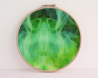 Tecido Aida para Ponto Cruz com Efeito Energia Mágica Gótica (40,6 cm x 27,9 cm), Efeito Energia Celestial Assustadora, Universo, disponível em 14/16/18 pontos.