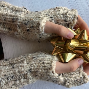 White fingerless mittens/ white fingerless gloves hand warmers chunky oatmeal white driving gloves gift for friends photography gloves