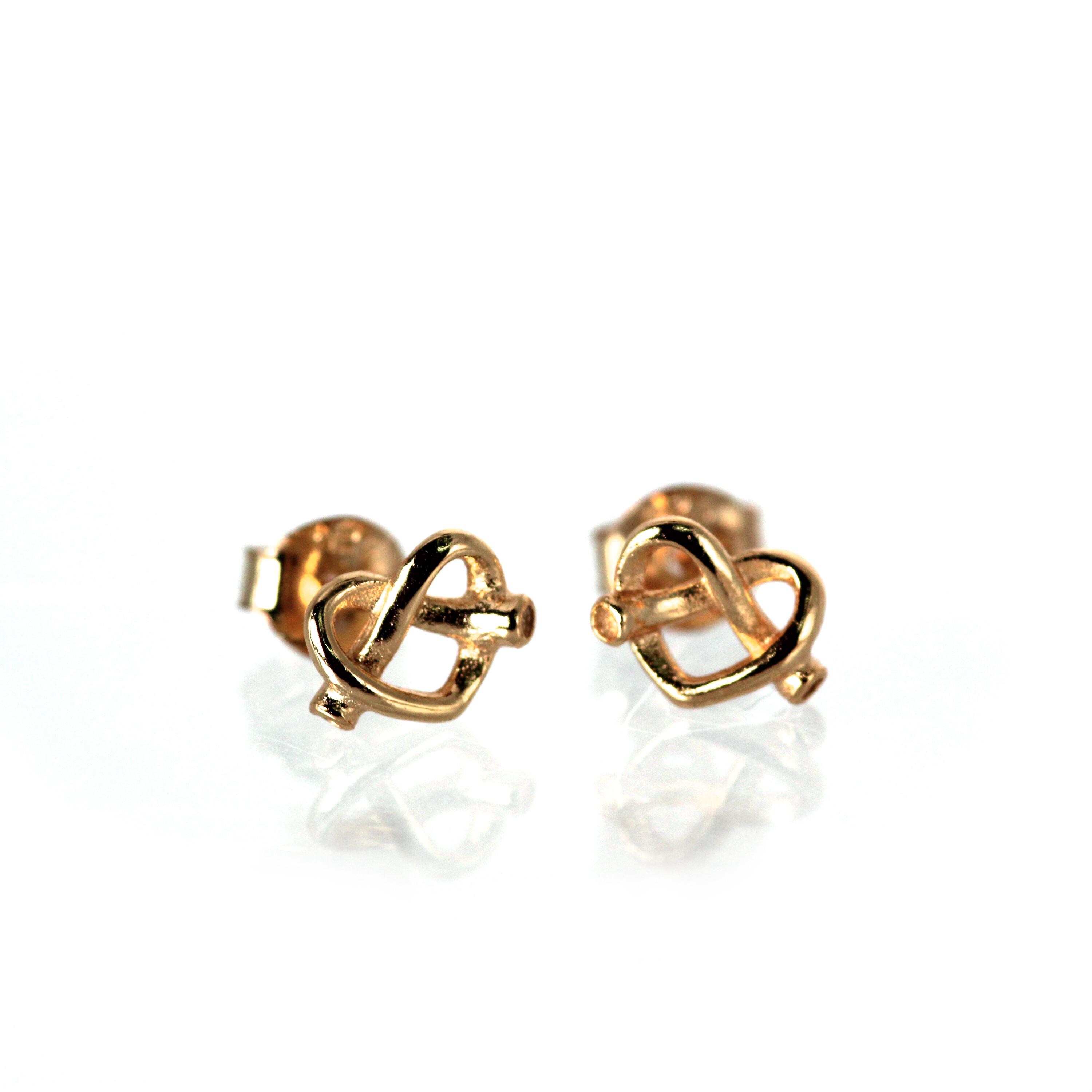 [LLOYD] 14K☆Heart pretzel Earrings 14k Pretzel Heart Stud Earrings, New York Pretzel Love