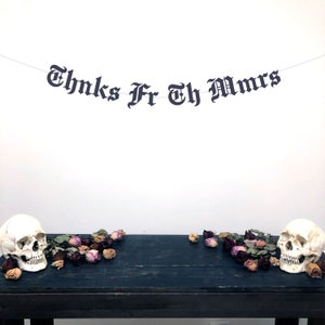 Carta gótica Thnks Fr Th Mmrs Banner, Gracias por el estandarte de los recuerdos, 30o estandarte, estandarte de cumpleaños, estandarte emo