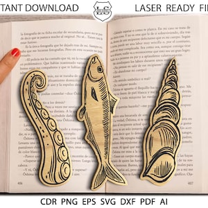 以下が含まれることがあります： タコ、魚、貝殻の細かなイラストが描かれた、レーザーカットされた木製のブックマーク3つ。ブックマークは茶色と黒の色合いです。