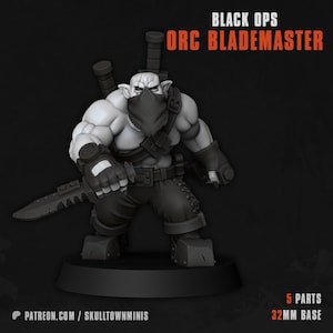 Peut inclure: Une miniature en plastique gris d'un maître lame Orc de la ligne Black Ops. La figurine tient un couteau et porte un bandana sur le visage. La figurine est posée sur une base de 32 mm. 5 pièces.
