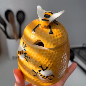 ceramic honey jar with bee details handmade, handpainted ceramics image 1