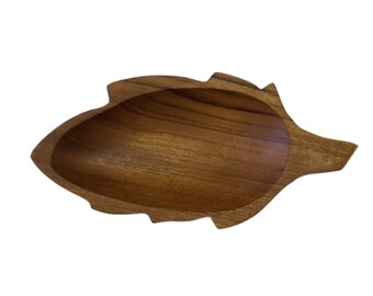 1 Handcrafted serving dish - leaf pattern - teak wood