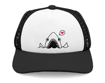 Boné Trucker com Ilustração Fofa de Tubarão e Cachorro | Frente em Espuma e Verso em Tela