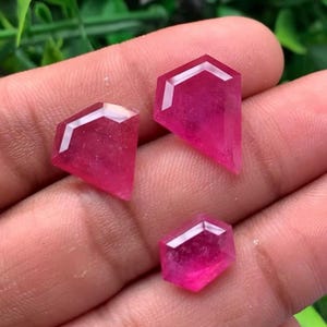 Lote de gemas de rubí y zafiro de Tailandia con talla rosa facetada, 18,10 quilates, tamaño 12-18 mm,