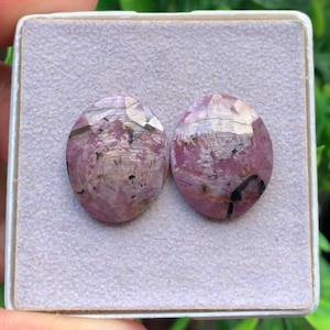 Par de gemas de zafiro con brillo rubí talla rosa y formas irregulares, 25,80 quilates, tamaño 16 x 19 mm,