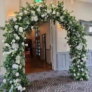 Arco di fiori di ortensia bianca, runner da tavolo, fila di fiori, ghirlanda di fiori per matrimonio, composizione floreale per matrimonio, arco angolare per matrimonio, festoni pergolati di fiori