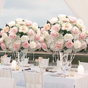 Palla di fiori bianchi e rosa, fiori da tavolo per matrimonio, centrotavola per matrimonio, centrotavola di fiori artificiali, decorazioni per la scrivania per matrimonio