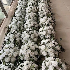 Palla di fiori verdi Palla di fiori di rose bianche Disposizione floreale Centrotavola di fiori artificiali Palla di fiori da tavolo Fiore personalizzato