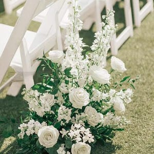 Wedding Aisle Flower,Ground Flowers,White Rose Flower Row,Wedding Flower Centerpiece,Wedding Flower Garland,Floor Floral Eucalyptus