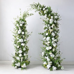 Fiori bianchi verdi in seta ad arco, decorazione per sfondo matrimonio, fiori per arco matrimonio, composizione floreale matrimonio