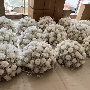 Baby&#39;s Breath Flower Ball With White Rose Wedding Arrangement Table Centerpiece Artificial Flower Ball Table Flower Ball Custom Flower