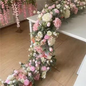 Runner da tavolo con fiori, ghirlanda di fiori per matrimonio, centrotavola, composizione floreale per matrimonio, fila di fiori per festa di matrimonio, fiori per navata delle scale