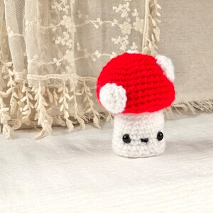 Crochet Mushroom Keychain, Amigurumi Mushroom, Mushroom Plushie, Mushroom Plush, Mushroom Stuffed Animal, Mushroom Toy, Mushroom Lover