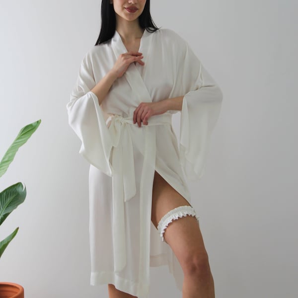 White Silk Kimono with Slit Sleeves, Bride Garter, Silk Robe, Loungewear, Classy Home Wear, Nightgown, Bridesmaid Dresses, Custom Design