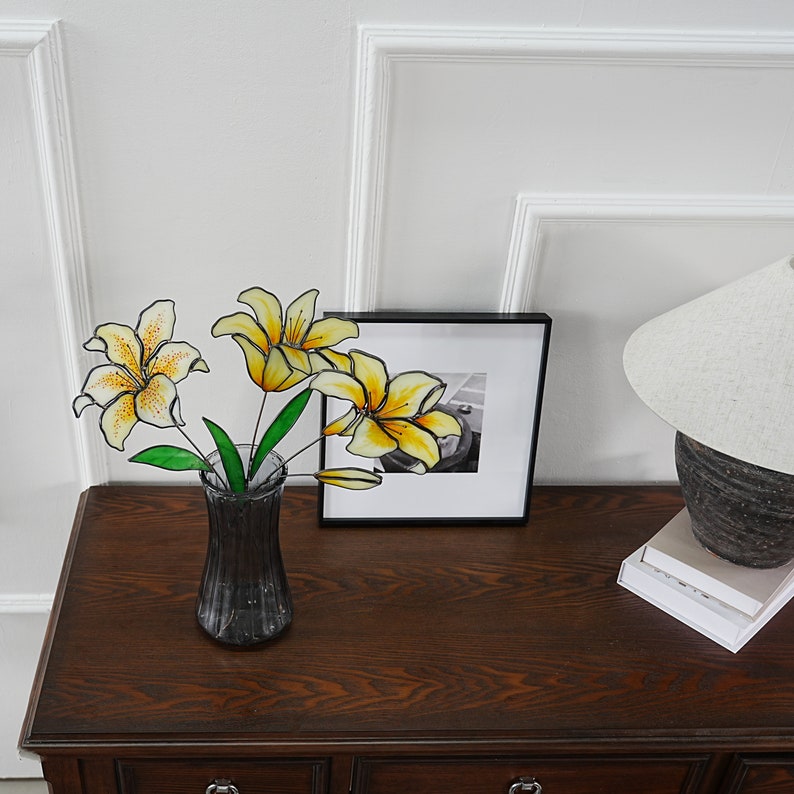 Yellow Lily flowers 1 Set of 3 stained glass home decor.Mother day gift idea,Lily decor,christmas gift,Faux flower,Mother Day gift
