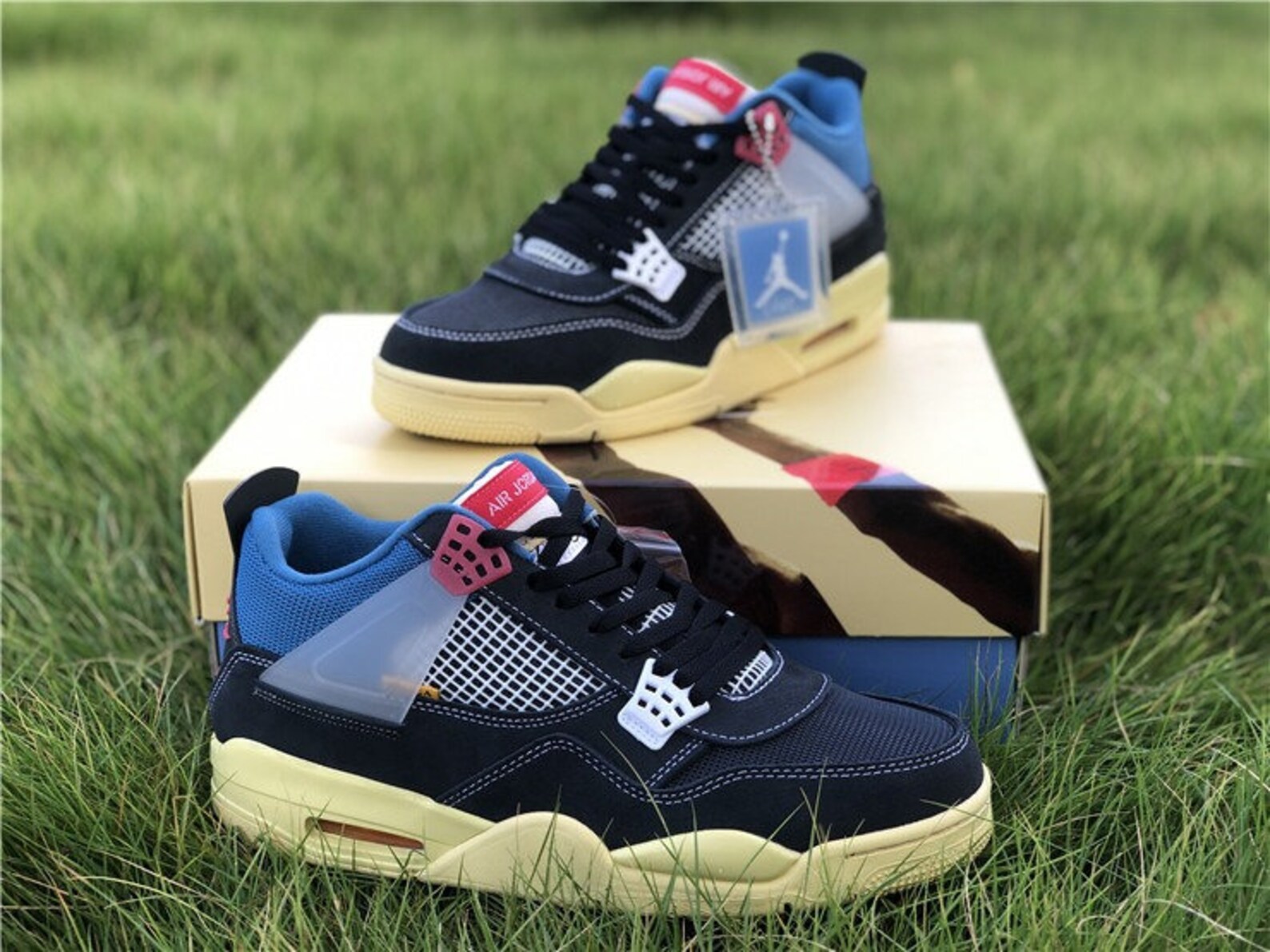 Купить Jordan 4 Eminem