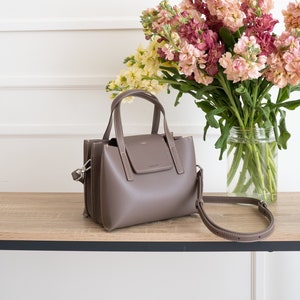 Bolso de mano mini de cuero Wood Berry, bandolera o con correa para el hombro (incluye 2 unidades), minimalista y moderno (vendedor de EE. UU.) B21070009-03