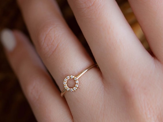Circle of diamonds ring online