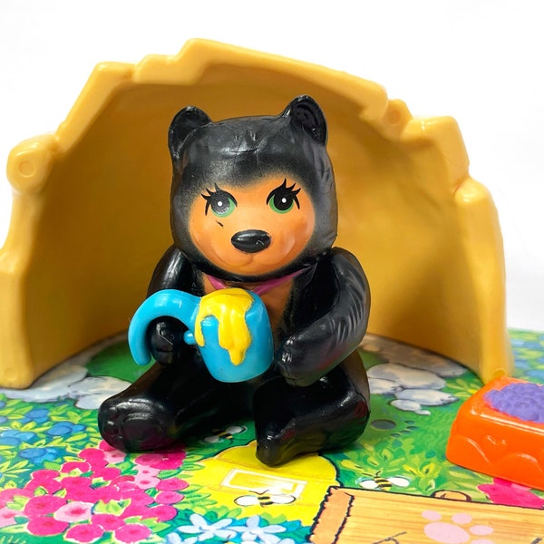 1993 Kenner Littlest Pet Shop Honey Bear with Cozy Cave | Wilderness Pets Assortment | Zoo Collection