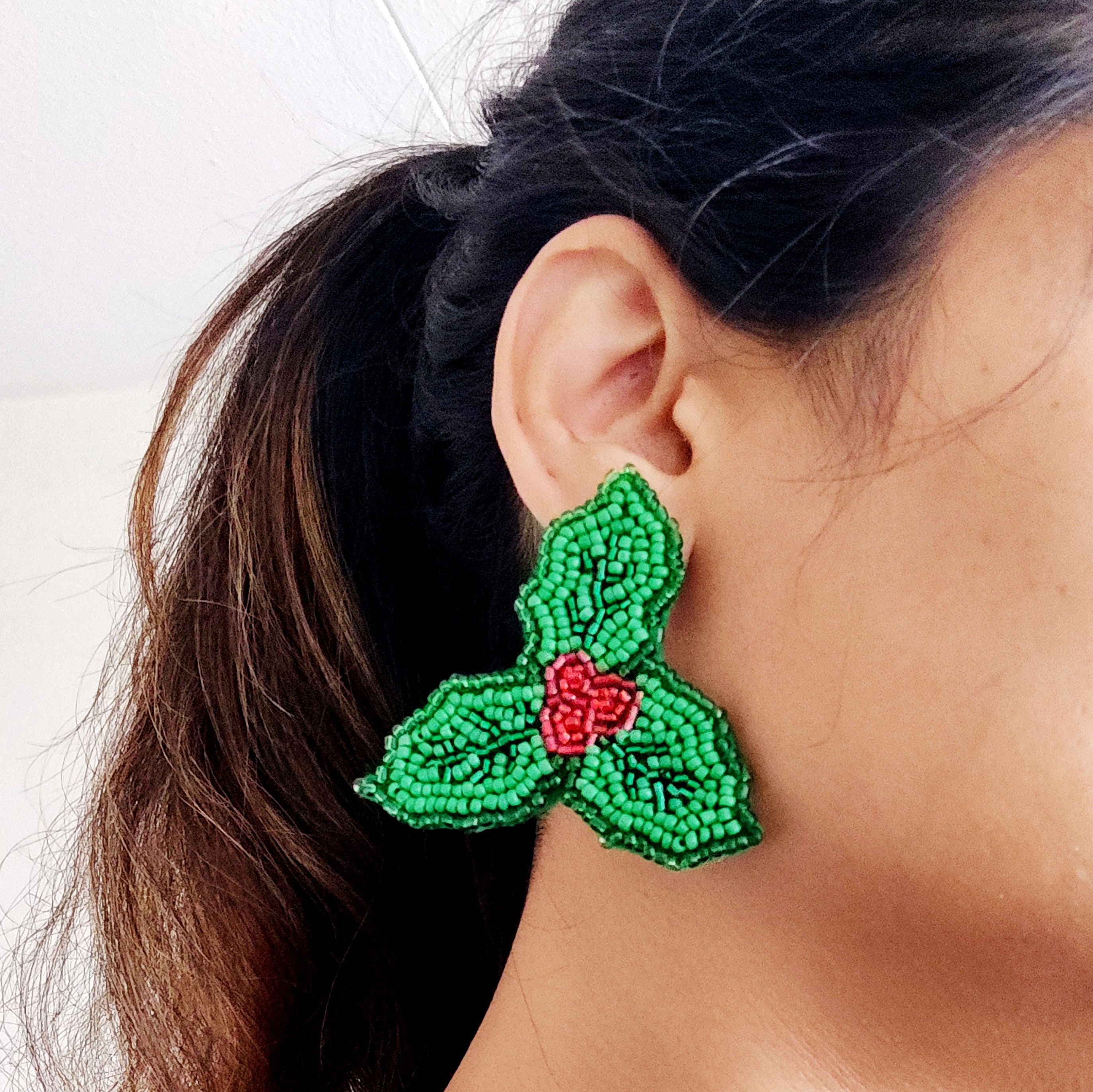 Christmas Earrings, Holiday Earrings, Beaded Earrings