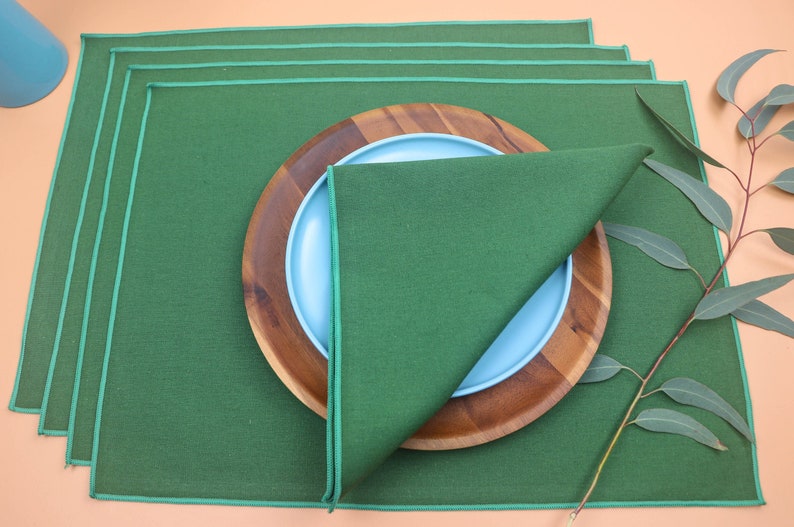 Green Placemats, Set of 4, Fabric Placemats, Monotone Green Trim