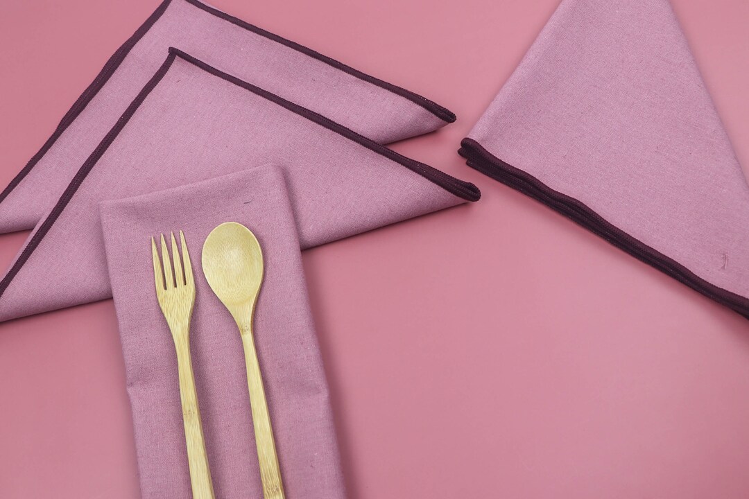 Cloth Table Napkins, Dinner Napkin, Maroon Accent Trim, Set of 4