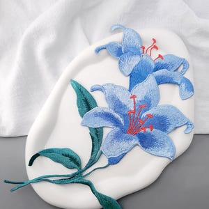 Embroidered Lily Sew-On Patches, Realistic Soft Large Flower Appliqué-170x240mm