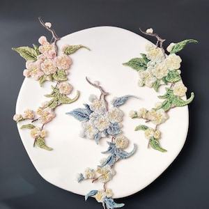 En kvist päronblomma, broderade strykmärken, applikation - 75 x 120 mm