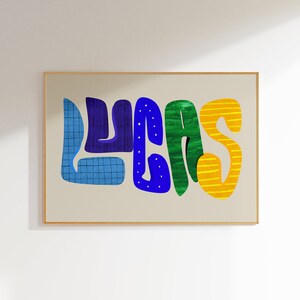 Lucas, arte de pared con nombre de niño personalizado, decoración colorida para dormitorio, impresión de letras personalizada para habitación de niños, obra de arte educativa del alfabeto