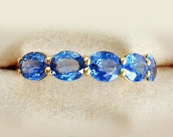 Banda de eternidad de tanzanita clásica Banda de boda de tanzanita de oro amarillo de 14 quilates, anillo de uso diario de cinco tanzanitas Ceremonia de piedra natal de diciembre Anillo de 14 quilates