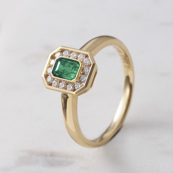 11 Classic Engagement Rings That Exude Elegance
