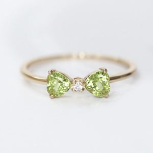 Peridot Heart Promise Ring 9K Gold Valentine Gifted Minimalist Heart Engagement Ring Teenager Gifted Heart Stone Ring Heart Shape Stone Ring