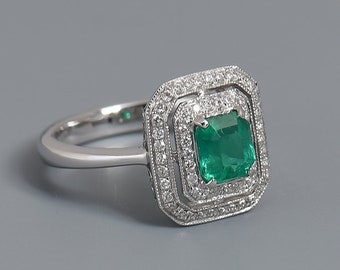 Art Deco Emerald Bridal Wedding Ring Emerald Cut Vintage Halo Engagement Ring Women Dainty Anniversary Gifted Ring Diamond Halo Gifted Ring.